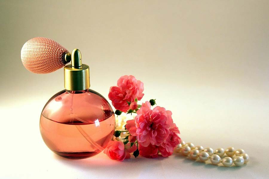 The colour of the perfume