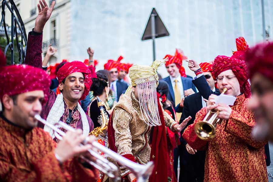 Wedding musician with a great playlist