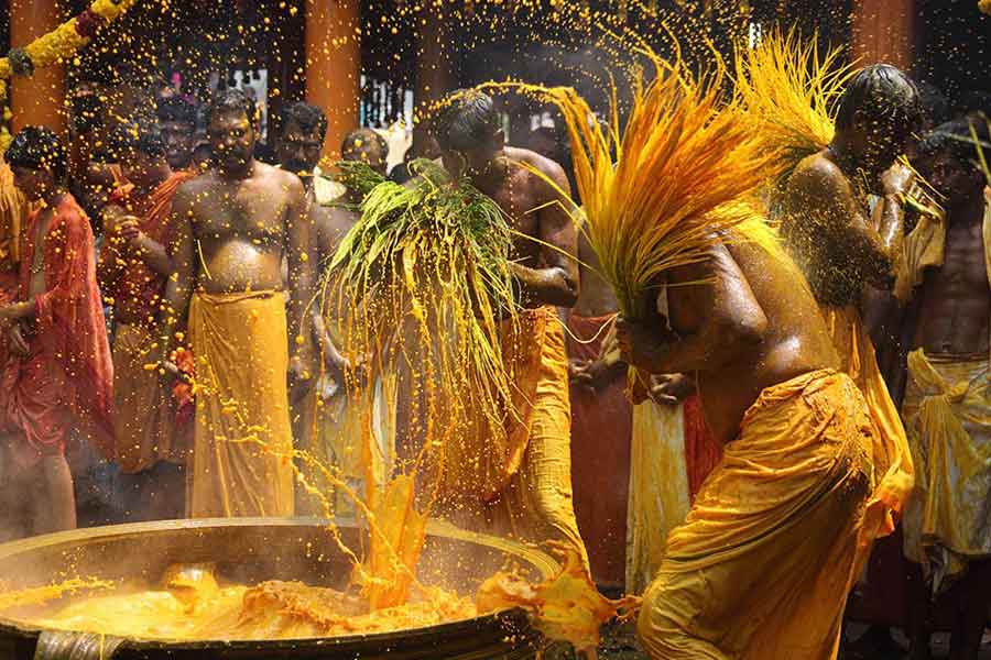 Manjal Kuli in Kerala
