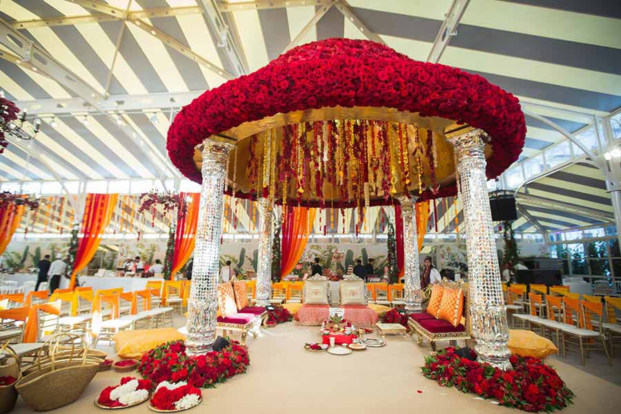 6 Unique and Dazzling Mandap Decoration Ideas to have a Wedding of Your ...