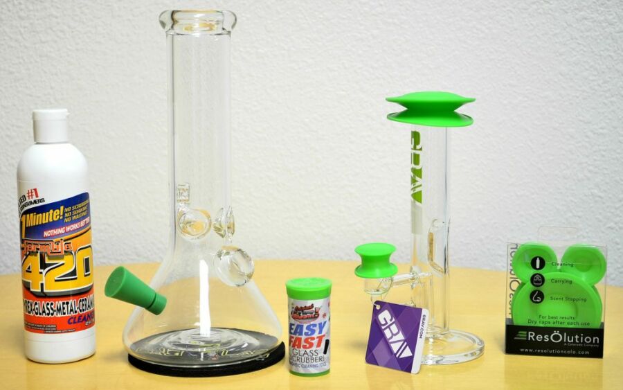 Things That You Need to Clean a Bong