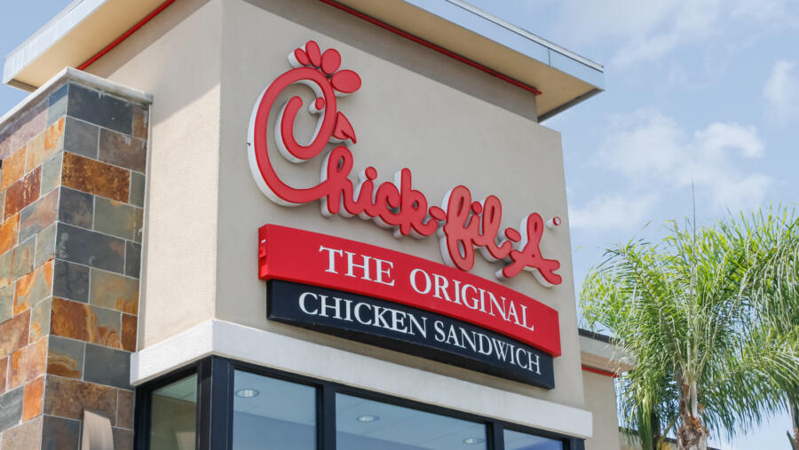 Is Chick-fil-A open for business on Thanksgiving?