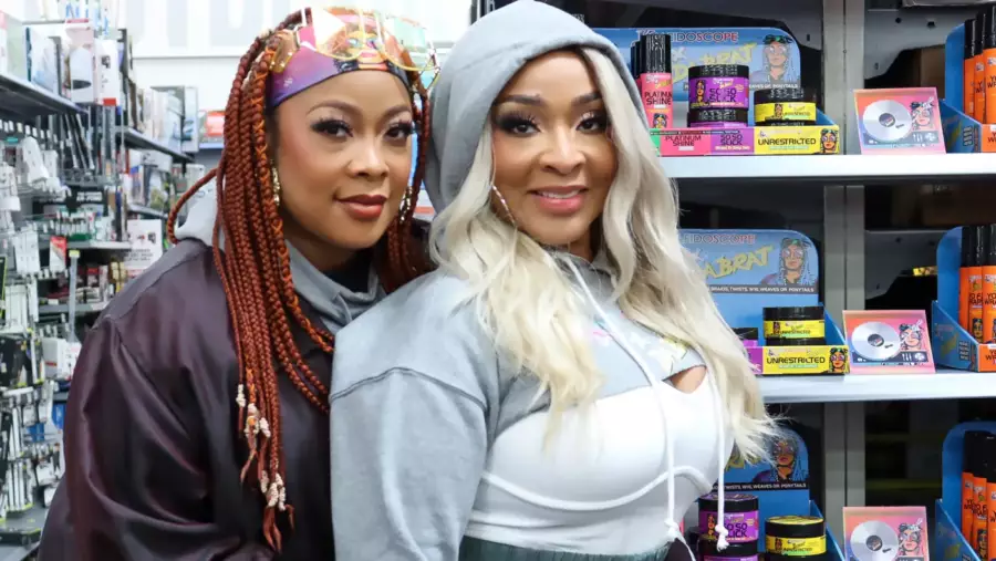 Da Brat Expecting Rainbow Child with Wife Jessica Harris-Dupart 